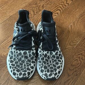 Adidas Swift Run Black and White